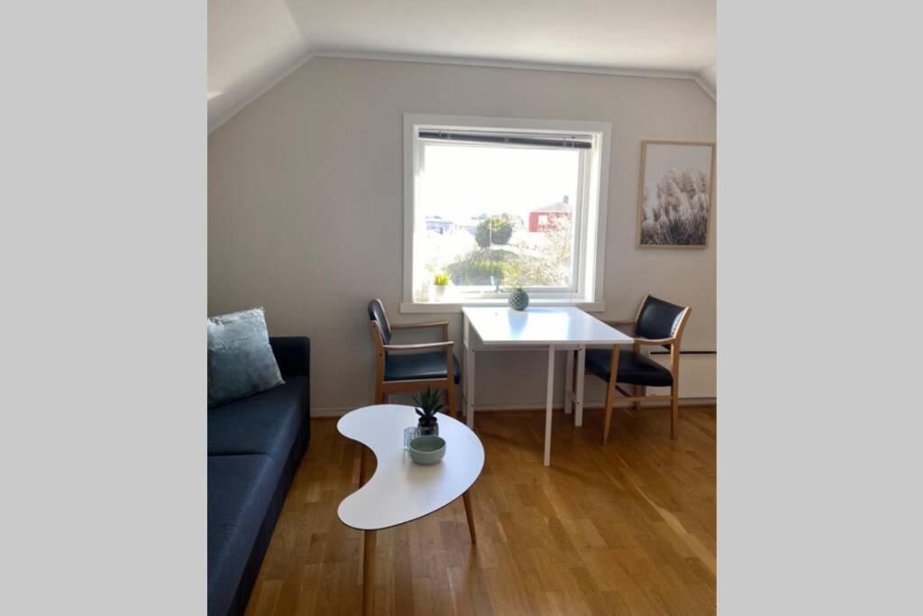 Koselig Leilighet Sentralt I Svolvaer Apartment Exterior photo